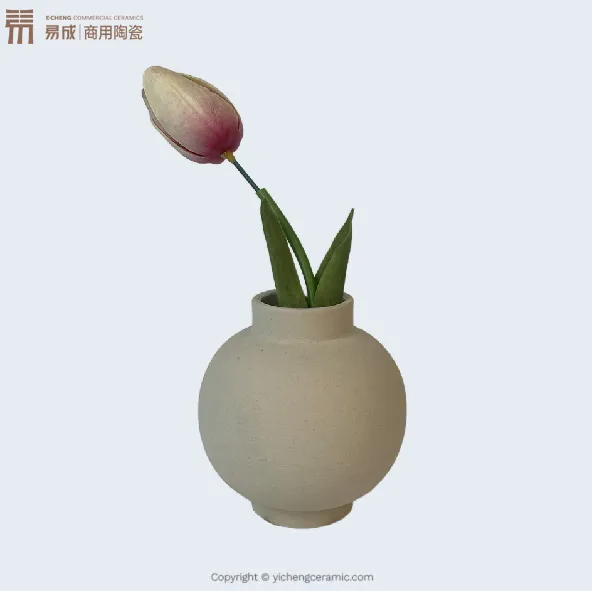Can You Put Water in a Ceramic Vase2